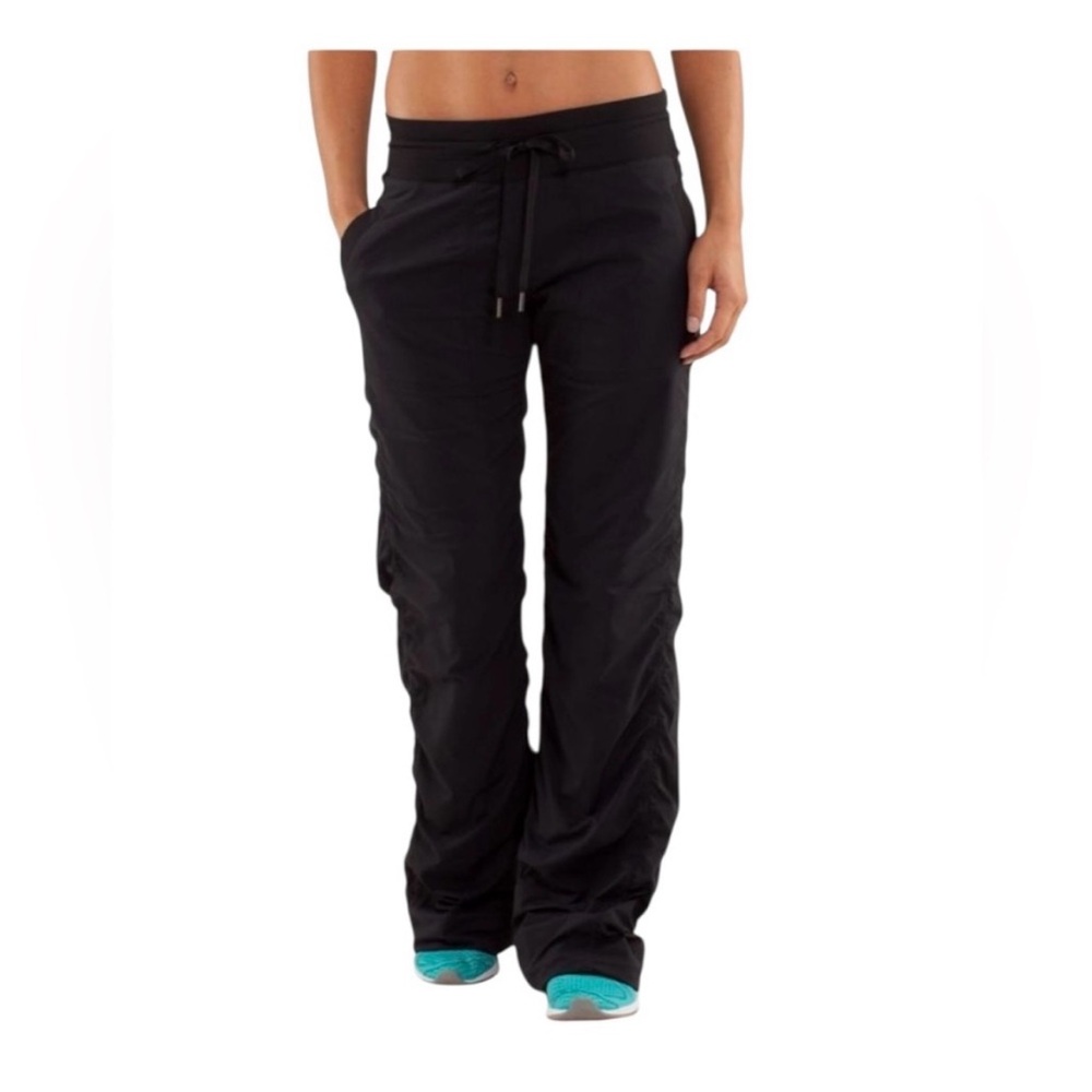 Lululemon Yoga black studio full length lined pre & post work out pant size 6